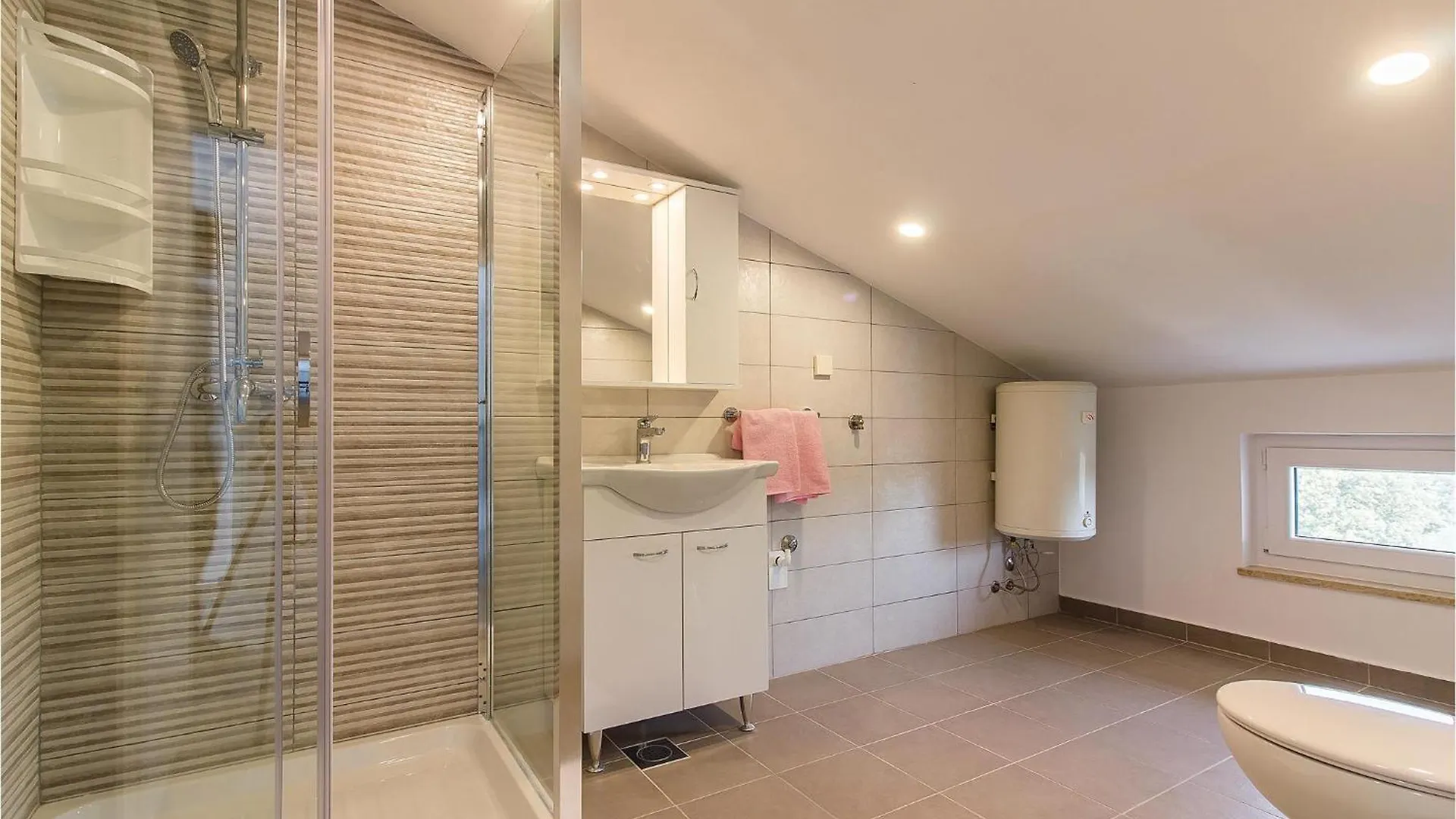 4 Bedroom Lovely Apartment In Stinjan 0*,  Croatia