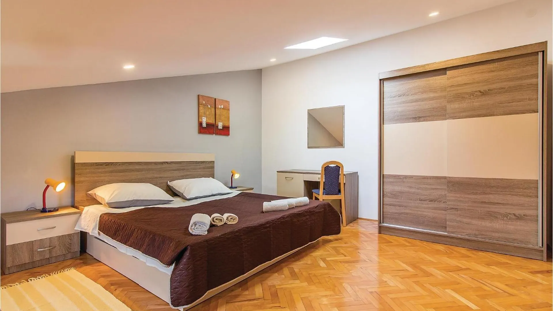 4 Bedroom Lovely Apartment In Stinjan