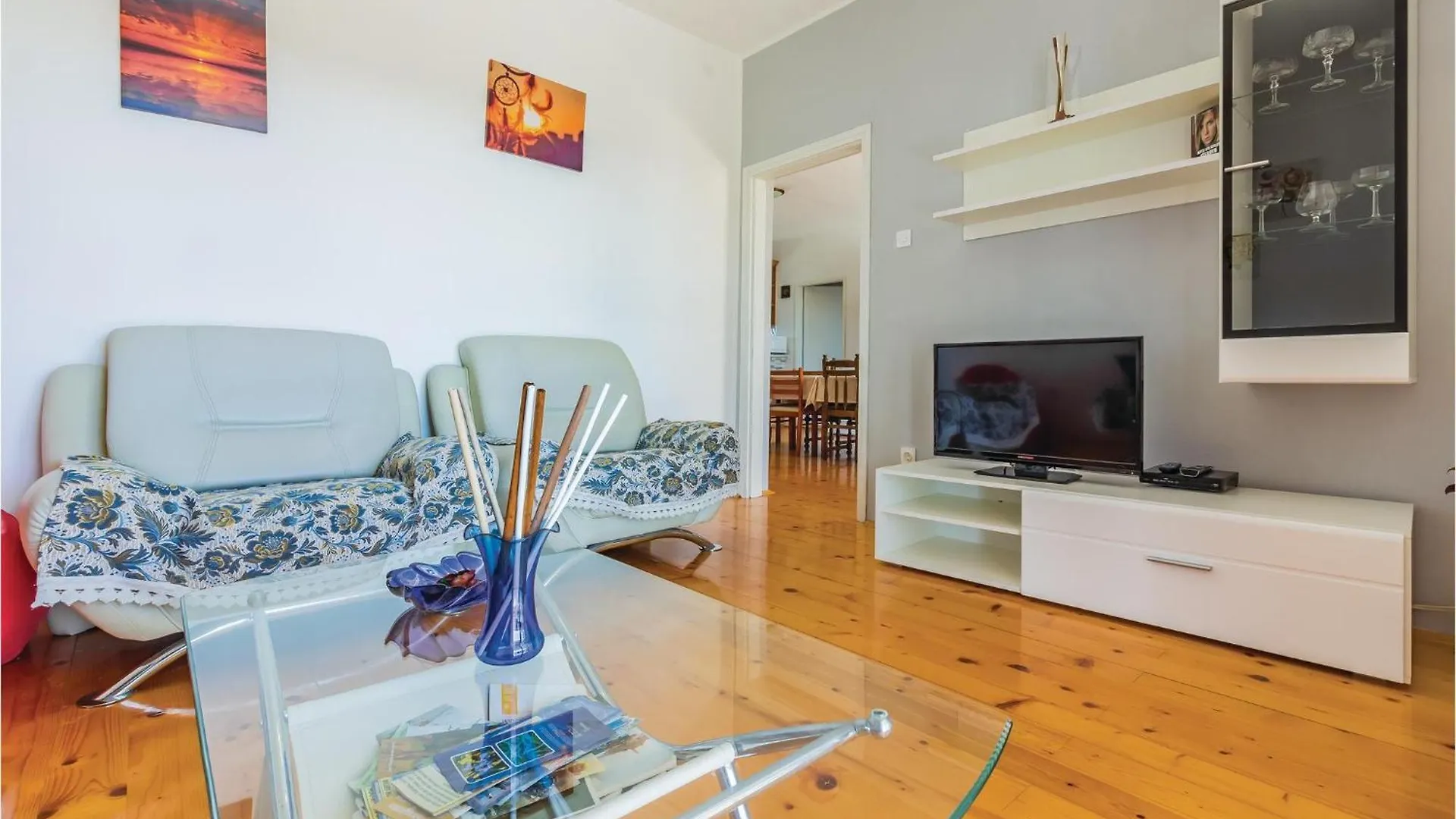 4 Bedroom Lovely Apartment In Stinjan Croatia