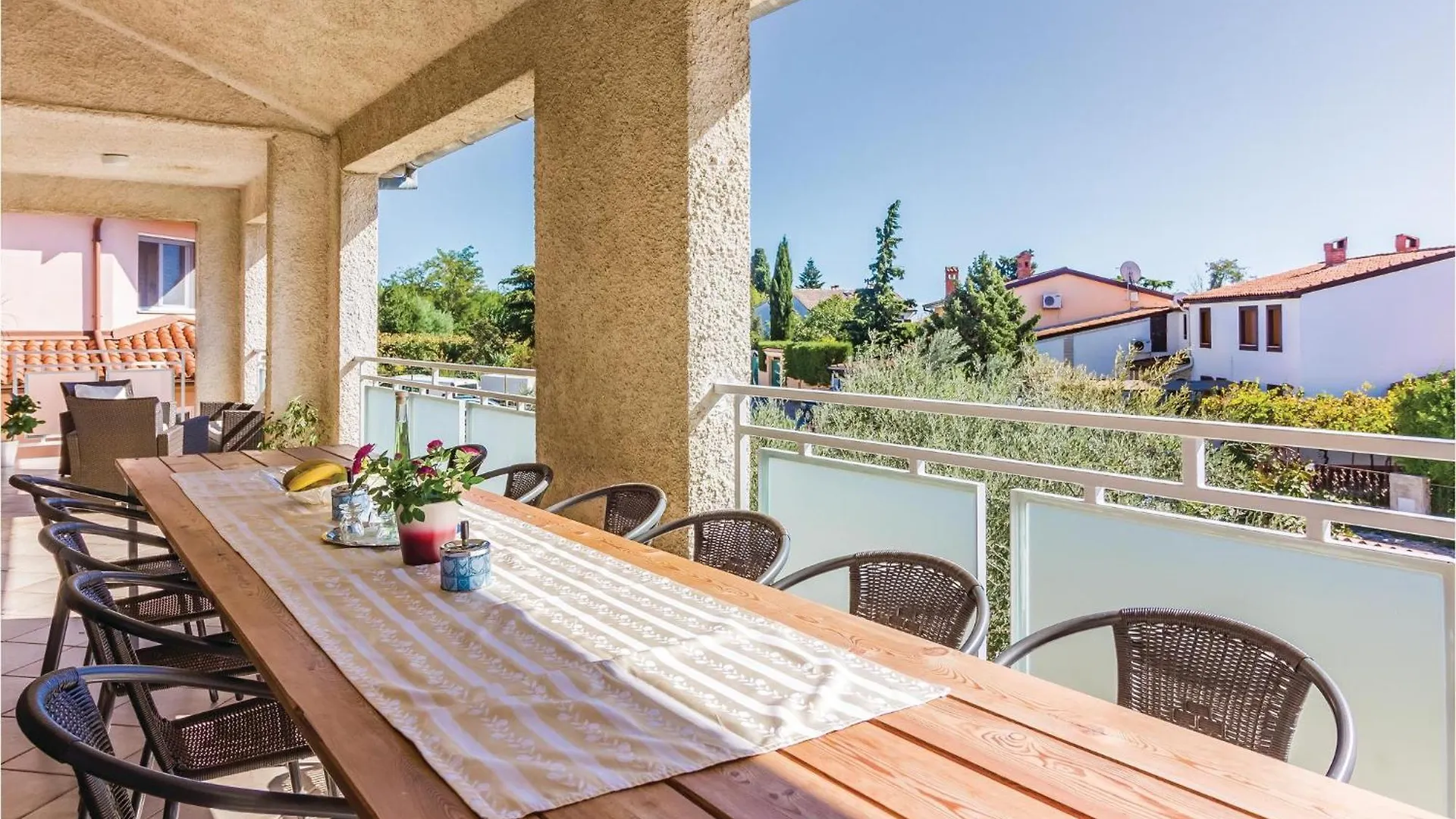 4 Bedroom Lovely Apartment In Stinjan