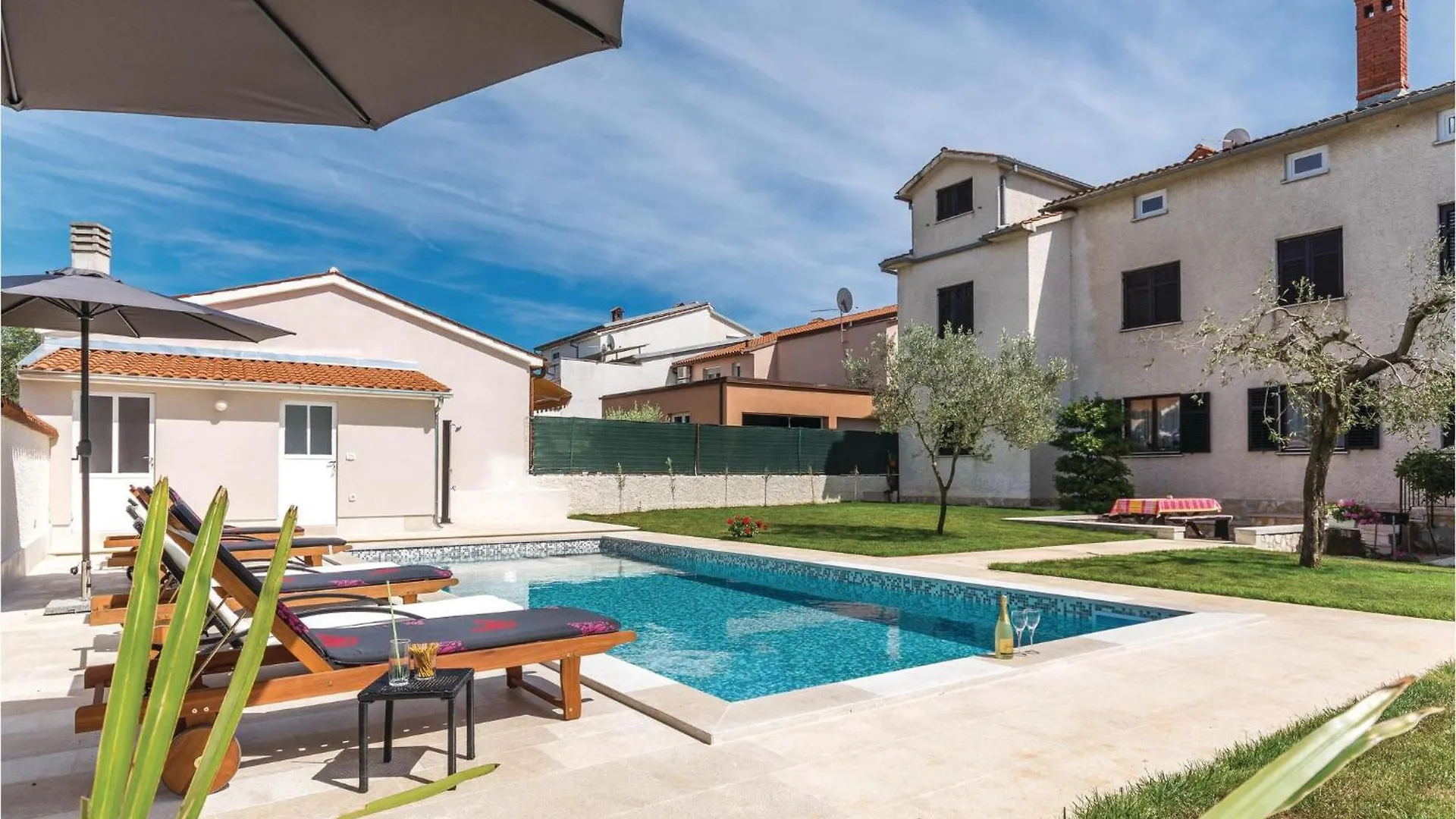 4 Bedroom Lovely Apartment In Stinjan contacts