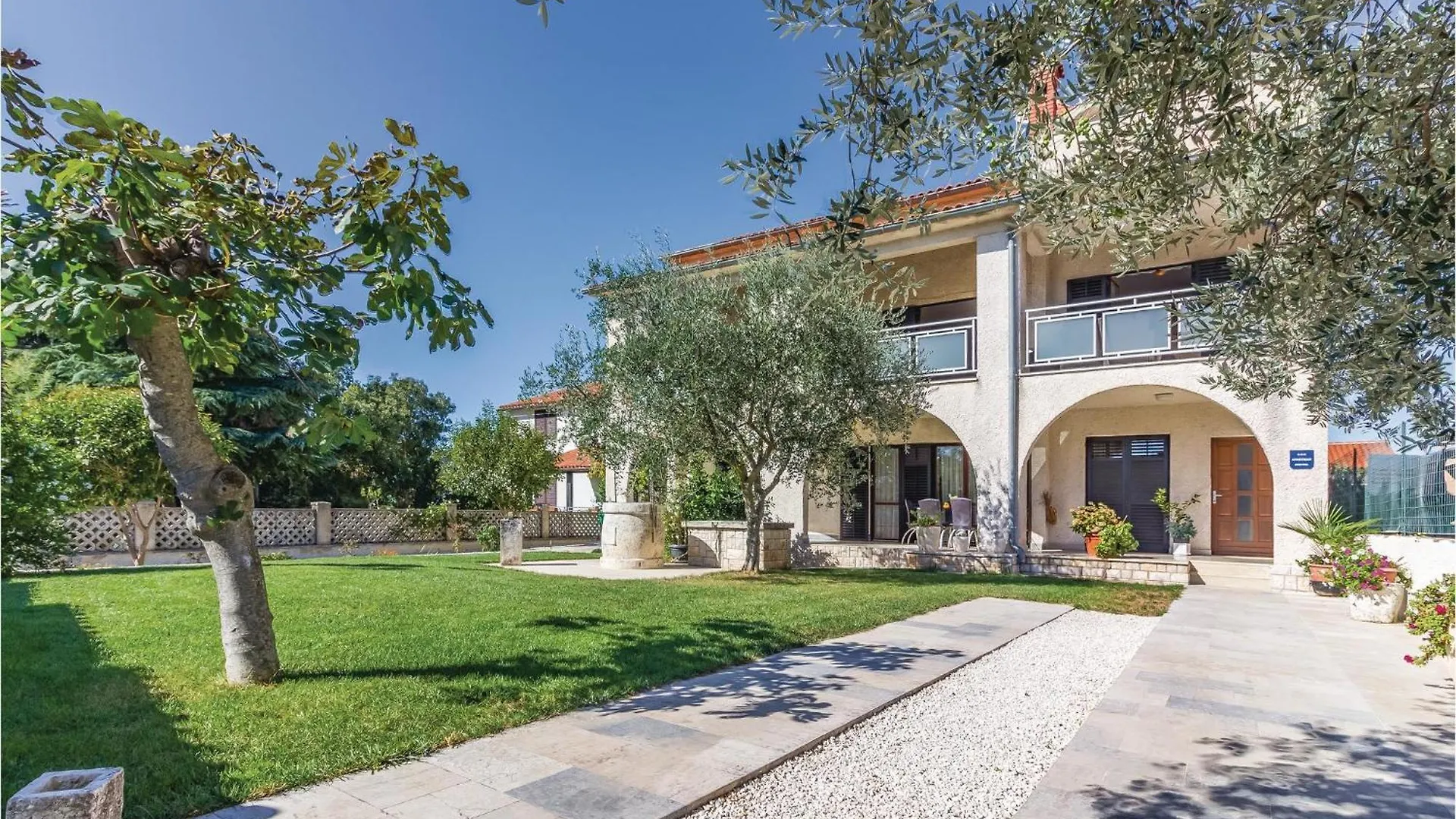 4 Bedroom Lovely Apartment In Stinjan 0*,  Croatia