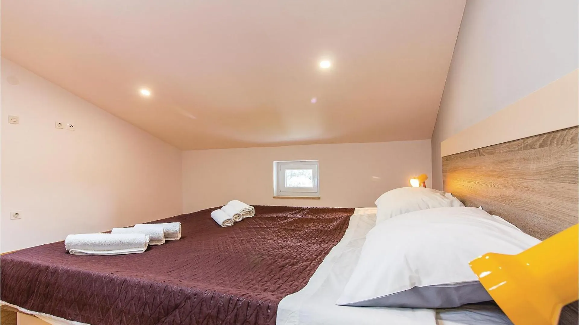 4 Bedroom Lovely Apartment In Stinjan Croatia